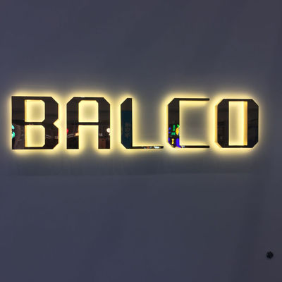 電気めっきの金ミラーの金属のバックリットの手紙の印M4ねじ台紙