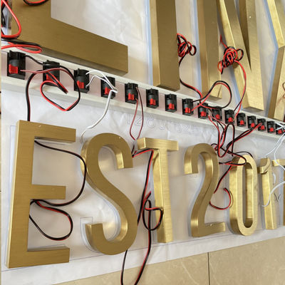 金のブラシSSは経路識別文字のロゴの印Highspanを照らした