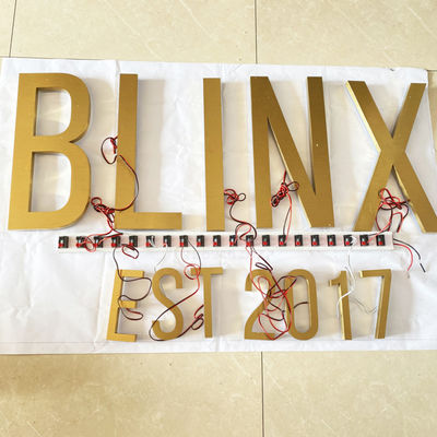 金のブラシSSは経路識別文字のロゴの印Highspanを照らした