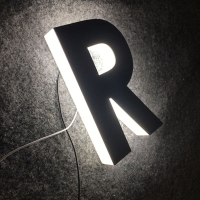 OEM ODMのプラスチック アルファベットのアクリルの照らされた印の店先の広告