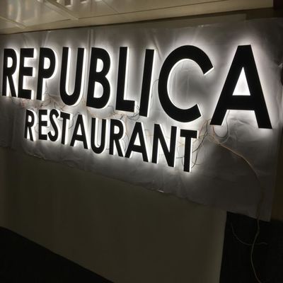 ビジネスShopfront LEDのアクリルの手紙の表記30cm