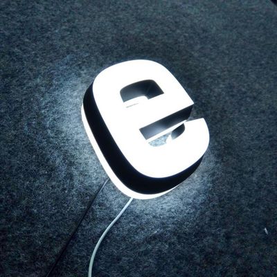 LEDのアクリルの手紙のステンレス鋼の文字を入れる表記AC110V-240Vをつける二重表面