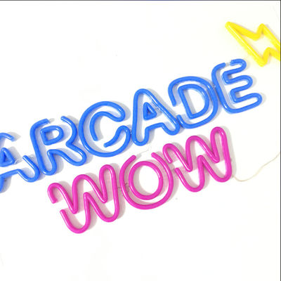 ポリ塩化ビニールの屋外アクリルの適用範囲が広いネオン サインの店の表記の装飾