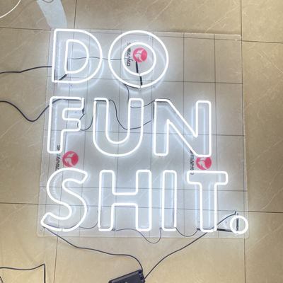 ガラス管は印のセリウムの上の適用範囲が広いネオン ストリップのネオン ライトを導いた