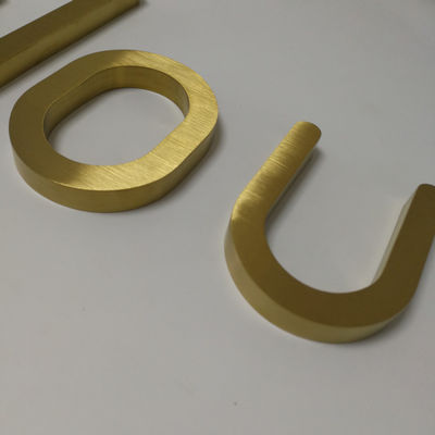 OEM ODMの化粧品の店の金属の手紙の印は屋外を製造した