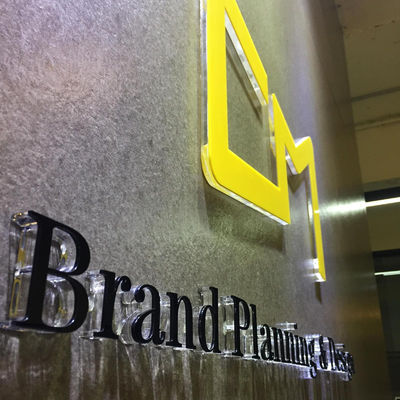 15mmの3d水晶の有毒なアクリルの手紙の印の紫外線印刷されたロゴ非