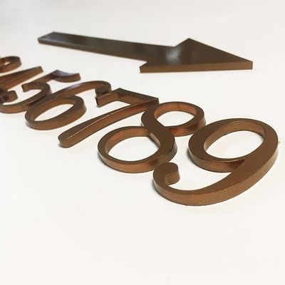 平らな切り取られたアクリルの手紙の印の固体アクリルのドアの番号記号のセリウムROHS