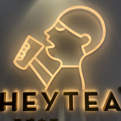 屋外3dはハローのLitの印を文字を入れる壁に取り付けられたULに照らした