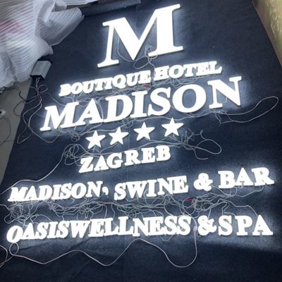 12mm Acrylic Companyのロゴの壁の印のアルミニウム経路識別文字の反錆