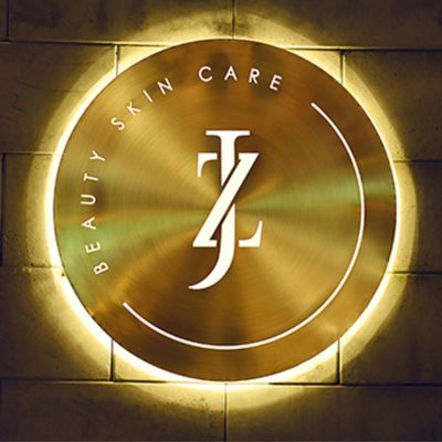 注文のロゴ3dが照らした導かれたライト ボックスのあたりのステンレス鋼に金属をかぶせなさい