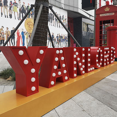 電気めっきする屋外の照らされた巨大な玄関ひさしの手紙ライト