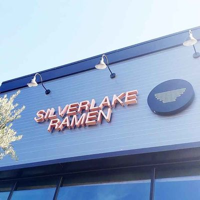 OEMの設計店のロゴの銅の印の手紙の平たい箱は10cmから100cmの高さを切った