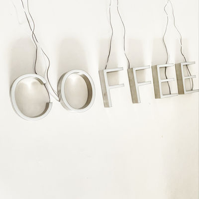 Shopfrontの表記12vdc 200mmを広告する製造された金属の手紙3dの印