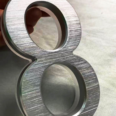 広告3Dのアクリルのバックリットの手紙の印の黒は12cmの厚さを塗った