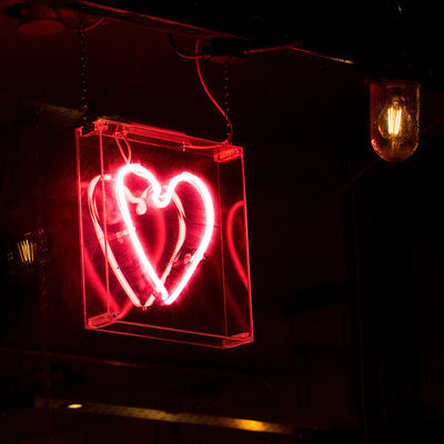 高い透明物のアクリルの個人化されたネオン サイン生命50000時間の