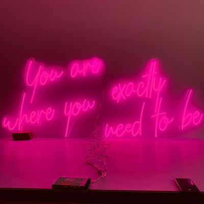 HIGHSPANは3dアクリル板が付いているネオン経路識別文字を個人化した