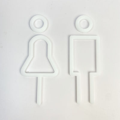 製造されたアクリルの手紙を広告する心に強く訴えるようで白いアクリルのアルファベットの手紙