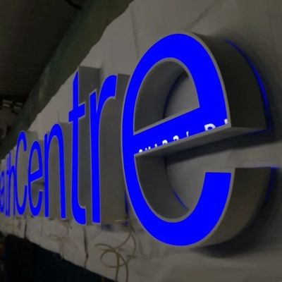 店の店先のロゴの経路識別文字の印注文PMSの色